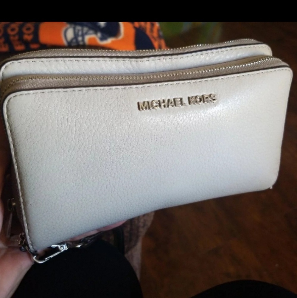 Michael Kors wristlet wallet